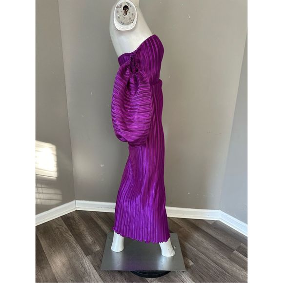 L'IDEE Sirene Off-shoulder Pleated Midi Dress - Picture 7 of 9